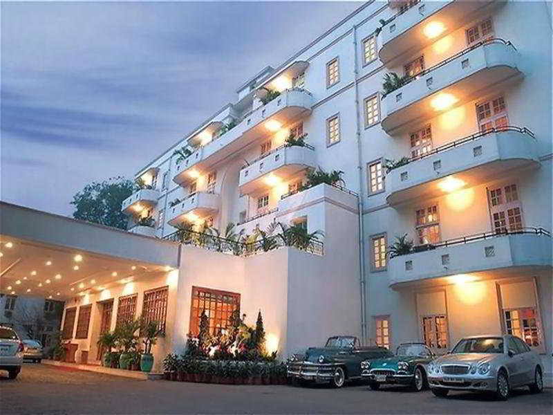 Hotel B Continental Delhi  Exteriör bild